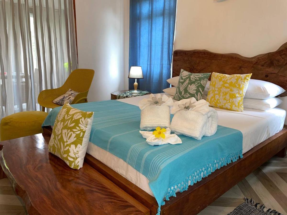 Milles Montagnes Residence Anse Royale Ngoại thất bức ảnh