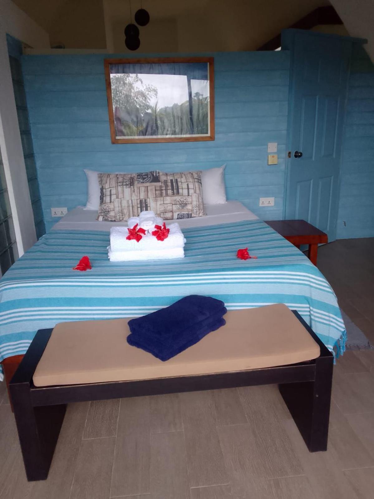 Milles Montagnes Residence Anse Royale Ngoại thất bức ảnh